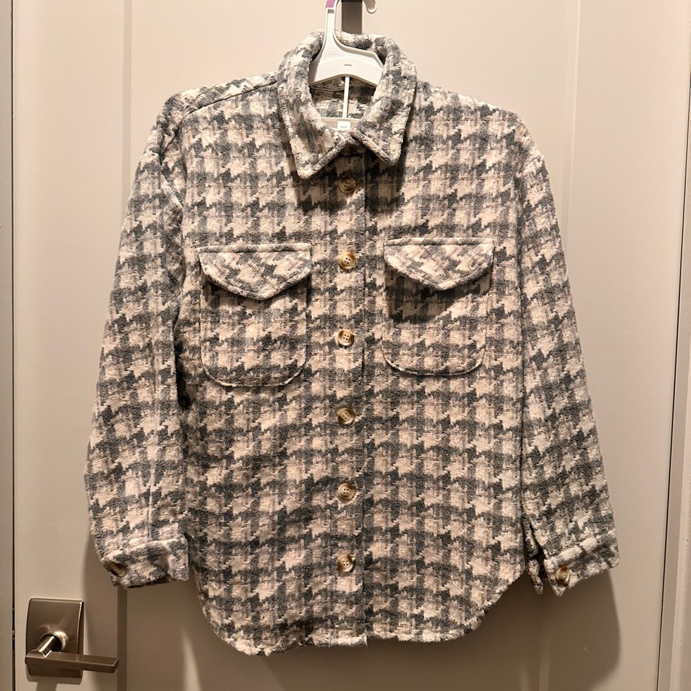 Sadie & Sage Gray and Cream Button Down Shirt